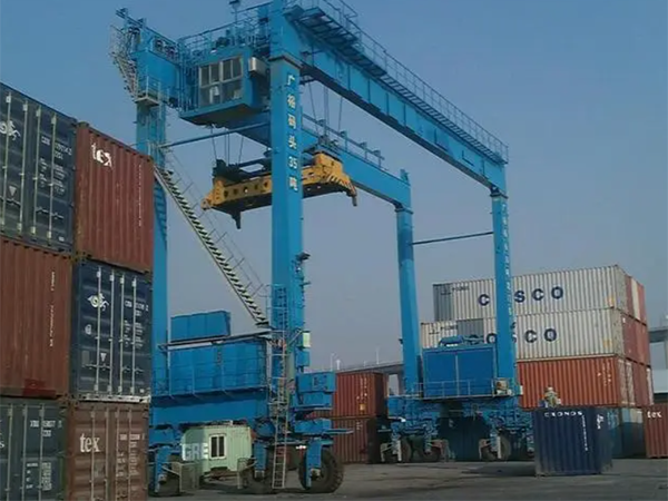 RTG輪胎式集裝箱起重機
