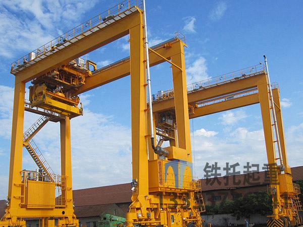 山東營口集裝箱門式起重機廠家集裝箱門式起重機維護簡便