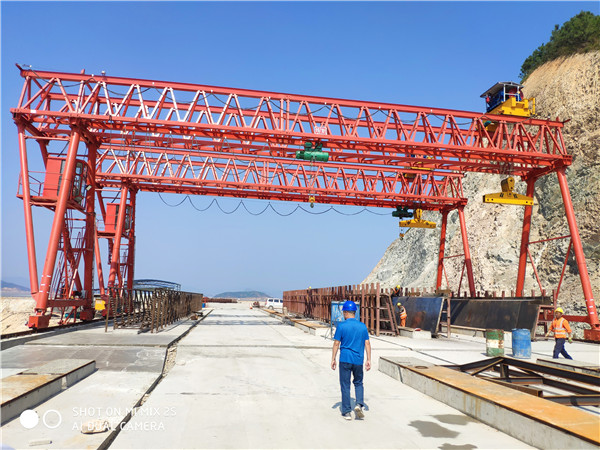 電動葫蘆門式起重機（桁架結構）